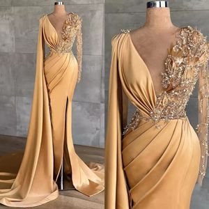 2022 Arabic Gold Mermaid Sexy Evening Dresses Beaded Crystals Prom Dresses High Split Formal Party Second Reception Gowns