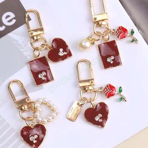 Mode Imitation Perle Kette Rose Schlüsselanhänger Rotes Herz Tag Legierung Schlüsselbund Tasche Anhänger Schlüsselring Geschenke