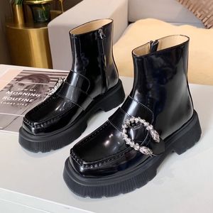 Fashion Women Designer Boots Martin Desert Boot Real Medalha de Couro Grossue Não-Slip Winter Sapatos Tamanho35-40