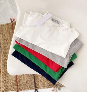 Barn T-shirts Boys Tjejer Polo Sommardesigners Kids Tops Broderi Tees Baby Kid Tshirt Bluskläder