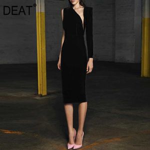 Deat Vintageの気質黒の長袖の膝の長さの不規則な襟高品質ベルベットのドレス秋春13 C140 210527