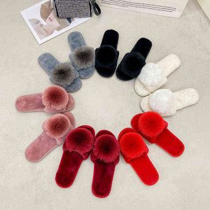 Kvinnor Fluffy Tofflor 2021 Kvinnors Fur Ball Flip Flops Non-Slip Inomhus Plysch Flat Floor Tofflor Öppna Toe Casual Bomull Tofflor Y1206