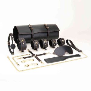 NXY SM SEX Vuxen Toy Slave Läder Bed Bondage Kits Erotiska BDSM Set Leksaker för par Handuffs Collar Gag Mask Kinky Restraints Game Tools1220