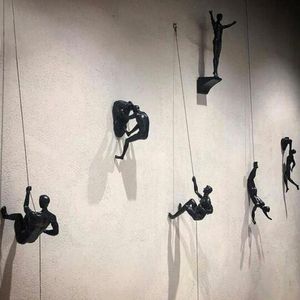 ロッククライミングマン樹脂ワイヤー壁掛け装飾彫刻キャラクタークリエイティブレトロギフト像家の装飾的なオブジェクト