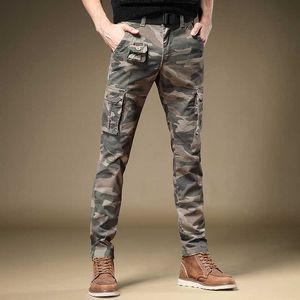 LY Moda Designer Mężczyźni Dżinsy Slim Fit Outdoor Multi Kieszenie Casual Cargo Spodnie do kombinezonów Wojskowe spodnie kamuflażowe