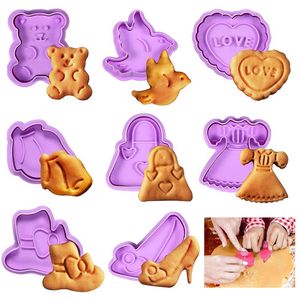4 pçs / set molde roxo tridimensional irregular de plástico biscoito de biscoito de biscoito 3d pai-filho diy desenhos animados imprensa baking set