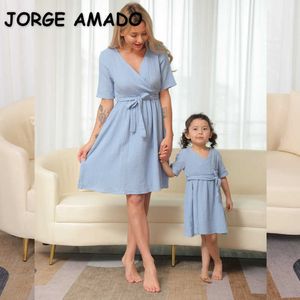 Summer Family Matching Clothes 3-pcs Stes Dress + jumpsuit Mom and Baby Girl E4505 210610