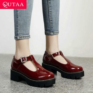 T-Strap Buckle Quadrado Saltos Primavera Outono Mary Janes Plataforma Sapatos Femininos PU Patente Couro Mulheres Bombas Tamanho 34-43 210528