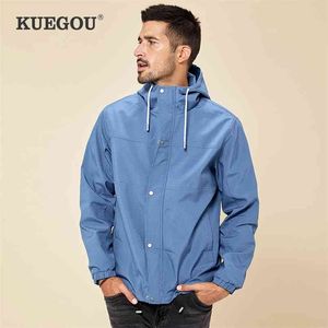 KUEGOU Spring Hooded Blue Men Jacket and Coat Fashion Streetwear Capispalla maschile con cerniera Marca Plus Size Abbigliamento 10005 210811