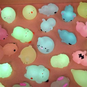 Lumious Animal Extrusie Vent Fidget Speelgoed Squishy Rebound Funny Gadget Squeeze Mochi Slow Rise Jumbo Glow in Dark Decompression Toy Beheerde Ball Cute Charms