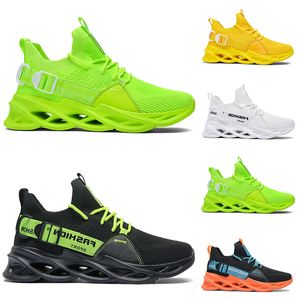 Ucuz Mens Womens Koşu Ayakkabıları Üçlü Siyah Beyaz Yeşil Ayakkabı Açık Erkekler Kadın Tasarımcı Sneakers Spor Eğitmenler Boyutu 39-46 Sneaker