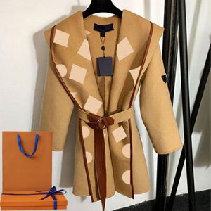 3 색 클래식 여성 망토 패션 편지 인쇄장 롱 코트 소녀 캐주얼 바람 방전 2020 겨울 옷 도매 재킷 탑