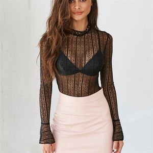 Sexig spets svart blus Kvinnor Transparent Långärmade Svart Röd Blusskjorta Eleganta Lace Blusas Toppar 210518