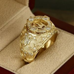 Golden Carved Crown Ring with Side Stones for Men Jewelry Wedding Promise Ladies Female Women Vintage Couple Rings Femme