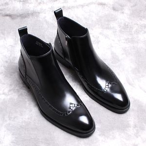 Mens Bourgogne Black äkta läderstövlar Retro Wingtip Brogues Ankle Boots gummiklänningskor italienska manliga cowboystövlar
