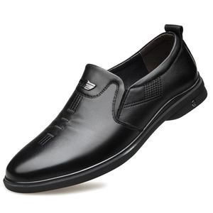2021 Men's Quality Sapatos de couro genuíno Tamanho casual de negócios suave 38-44 Vestido negro de homem
