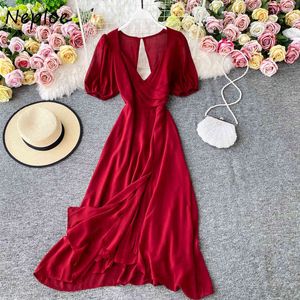 Neploe Beach Backless Dress Summer New Slim Wasit V-neck Puff Sleeve Temperament Solid Big Swing Women Dresses 82180 210423