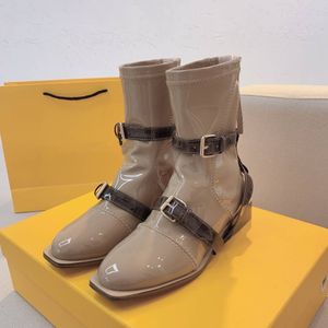 Nyaste Höst Vinter Kvinnor Plattform Stövlar Designer Luxury Zipper Boot Casual High Shoes Sexy Letter Fashion Low Heels Sko Lacke Läder med Bälte Top Quality S607