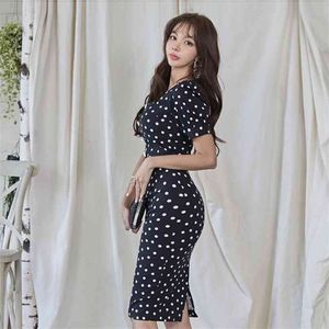 Han edition cultivate one's morality party brought elegant goddess dot package hip fei dress 210602