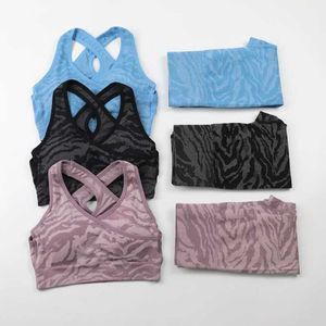 Equipamento de ioga 2 PCS / Set Sportswear Adaptar Camo Gym Set Athletic Wear Sets Seamless Sets Women Workout Roupas Botas Leggings + Sports Bra Ternits