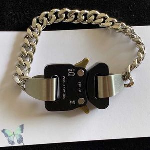 Alyx Bracelets Men Women 1017 Alyx 9sm Link Chain Bracelet High Quality Metal Button Q0717