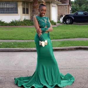 2021 Emerald Green Mermaid Prom Klänningar Långärmad Sweep Train Party Gowns Illusion Bodice Appliques Pärlor Tjej Formell Aftonklänningar