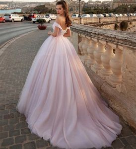 Prinsessan bollklänning rosa brudklänning av axelkorsett Back Tulle Church Garden Country Bridal Gowns Sweep Train Vestido Noiva Robe de Mariée 2021