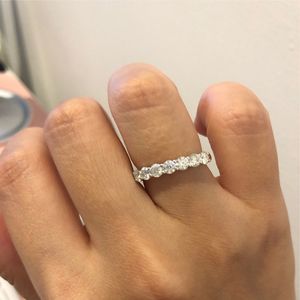 宝石のバレエ925スターリングシルバージュエリー07ct vvs1半分の永遠のバンドMoissaniteダイヤモンドの結婚指輪