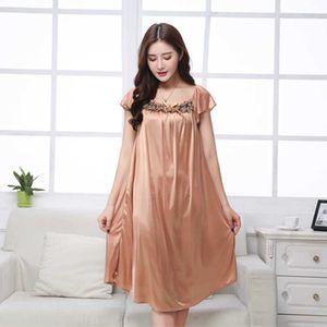 Duży rozmiar 5XL Sexy Kobiety Nocna Nocna Długa Suknia Nocna Sztuczna jedwabna plama Deep-V Sleepwear Kobieta Dressing Suknia Nightie Nightwear 210924