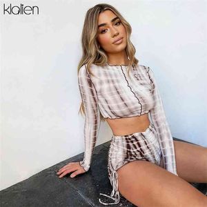 Klalien moda casual streetwear manga longa camiseta e cordão shorts 2 peça set mulheres slim elástico tinge tintura esporte terno 210721