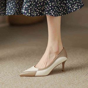 패션 컬러 일치하는 부드러운 양가죽 작은 단일 신발 2022 이른 봄 봄 신사 숙녀의 신발 얕은 입 얇은 하이힐