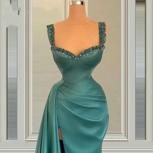 Grön sexig delad slutar generös prom klänning aftonklänningar med pärlor kristaller veck satin mantel de soiree party244v