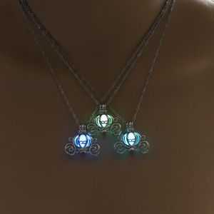 Glow In The Dark Pumpkin Cart Necklace 3 Colors Luminous Pendant Necklaces Chain For Women Christmas Gifts Fashion Jewelry