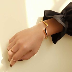European och American C-Word Justerbar Fashion Ring Ring Twist Open Bracelet Rose Gold Rostfritt Stål Manschettkorgen Q0717