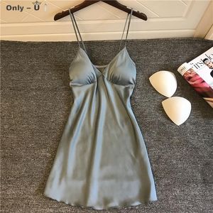 Casual Dresses Hosenträger Sexy Pyjamas Frauen Sommer Dünne Kleine Brust Versammelt Spaß Nachthemd Frühling Und Herbst Eis Seide Rock Mit BH