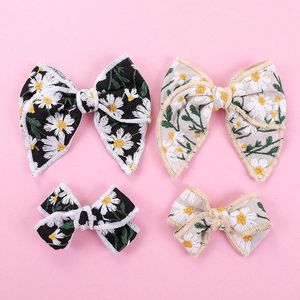 Accessori per capelli 1pieces Clip bella dell'arco con il regalo della ragazza del bambino del bambino del panno del feltro del cotone del ricamo 3d