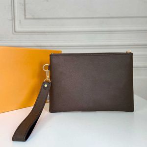 Pouch bälte koppling väska för kvinnor lyx designer kopplingar väskor man armband telefon purse mode mini pochette accessoires handväska
