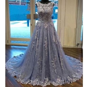 Lavender Prom Dresses Lace Aplikacje Koraliki Formalne Długie Suknie Linia Crew Neck Zip Back Party Wear