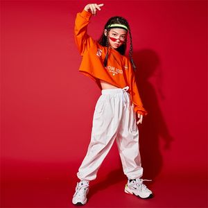 Big Kids Streetwear Abbigliamento Set Hiphop Set sportivi per ragazzi adolescenti Felpa con scollo a V e pantaloni larghi bianchi Tute Ragazze 210622