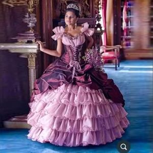 Gothic Off The Shoulder Pink Quinceanera Dresses Appliqued Beaded Ball Prom Gowns Sweet Dress Vestidos De Aos