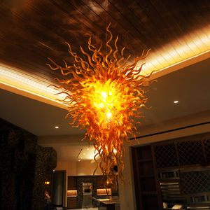 Italienische große moderne Kronleuchterlampe, bernsteinfarbenes Muranoglas, handgefertigte mundgeblasene Kronleuchter mit LED-Leuchten, 80 x 120 cm