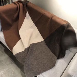 Luxury fashion Blanket designer classic letter pattern blankets warm shawl wool large size 170*135cm and weight about 1.2kg for Autumn Winter Christmas gifts