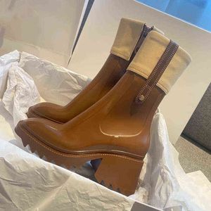 Kobiety PCV Rainboots Chunky Heel Kobiety Kostki Buty Ladies Grube Dolne Projektant Damskie Buty Rasze Luksusowe Platformy Buty Rubber Y1209