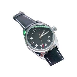 メンズウォッチクォーツムーブメントウォッチメン用のレザーストラップステンレス鋼の防水ファッション腕時計モントレクル