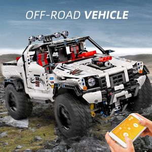 MOC-2412 RC Motorized Pick-Up 4X4 SUV Vehicle Model Building Block MOULD KING 18005 High-Tech Car Toy Brick Children Education Toys Christmas Birthday Gifts For Kids