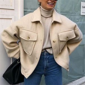 Kvinnor Mode Loose Woolen Crop Jacket Coat Vintage Långärmade fickor Kvinnor OuterWear Chic Overcoat 210430