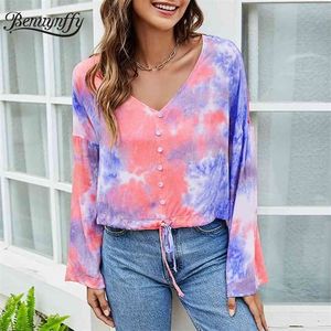 T-shirt con scollo a V Tie Dye con orlo con coulisse T-shirt donna Primavera Estate Drop manica lunga con bottoni Maglietta casual Top 210510