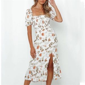 Abito lungo estivo bianco con stampa a foglia Abbigliamento da donna con maniche a sbuffo per le vacanze in spiaggia Maxi vintage 210427