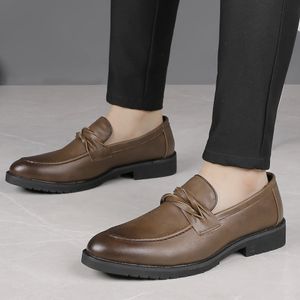 Scarpe casual da uomo piatte moda superficiale autunno primavera mocassini da guida in pelle uomo slip on attività di lavoro all'aperto