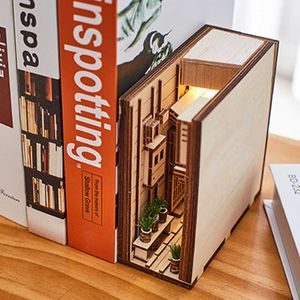 Wooden Book Nook Inserts Art Bookends DIY Bookshelf Decor Stand Decoration Japanese Style Home Model Building Kit 210804